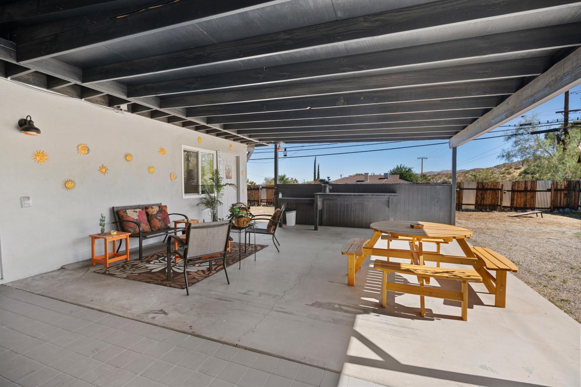 Desert Serenity In Yucca/joshua Tree W/ac & Fire Pit Apartment